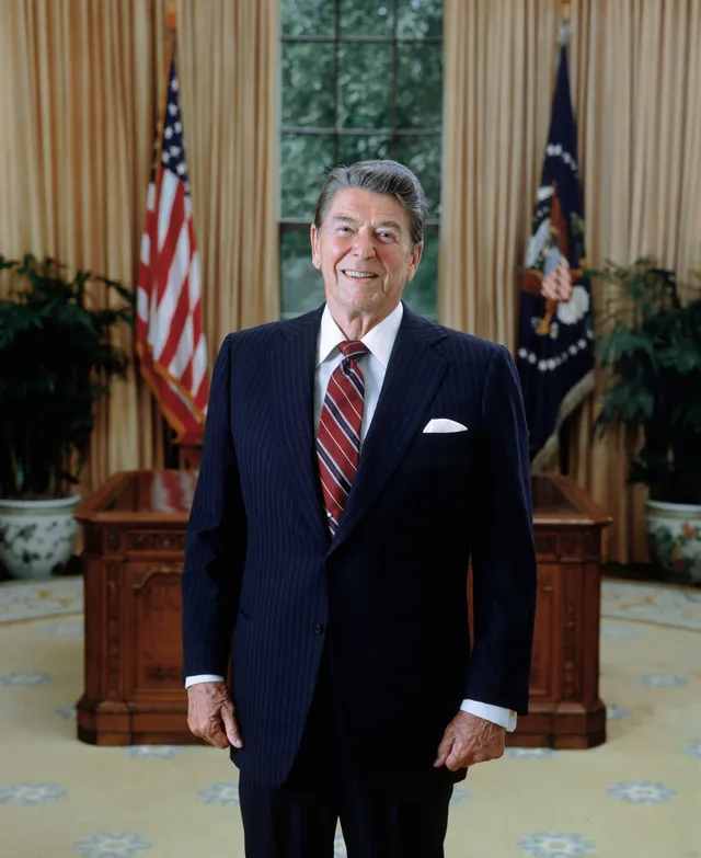 Ưu thế và bất lợi của Tổng thống Trump trong bầu cử Mỹ 2020 - Ảnh 2. Ưu thế và bất lợi của Tổng thống Trump trong bầu cử Mỹ 2020 - Ảnh 2.
