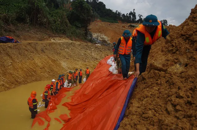 Đẩy nhanh tiến độ tìm kiếm nạn nhân ở thủy điện Rào Trăng 3 - Ảnh 9.