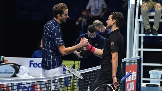 Vượt qua Thiem, Daniil Medvedev vô địch ATP Finals 2020 - Ảnh 3.