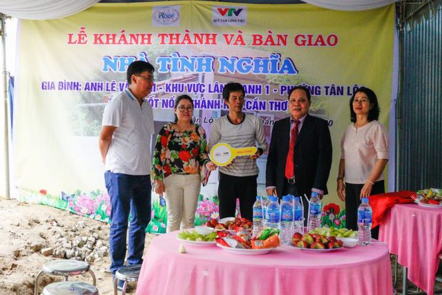 Hiệp hội Tấm lợp Việt Nam bàn giao 2 ngôi nhà tình nghĩa cho các gia đình khó khăn tại Cần Thơ - Ảnh 2.