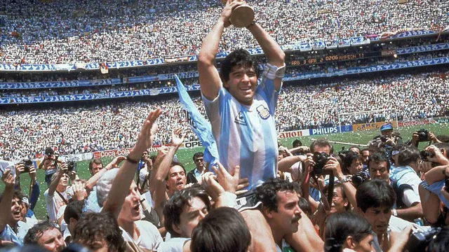 Huyền thoại bóng đá Diego Maradona đã trải qua những bệnh lý sức khỏe nào trước khi qua đời? - Ảnh 1.