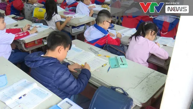 Hà Nội: Xác định nguyên nhân hàng trăm học sinh nghỉ học bất thường - Ảnh 1. Hà Nội: Xác định nguyên nhân hàng trăm học sinh nghỉ học bất thường - Ảnh 1.