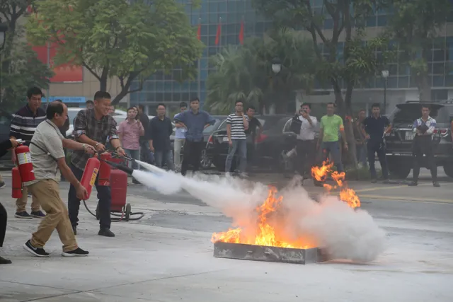 Đài THVN tổ chức thực hành sử dụng các phương tiện PCCC 2020 - Ảnh 5.