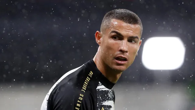 Juventus muốn sớm thanh lý... Ronaldo - Ảnh 1.