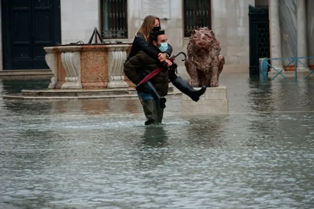 Thành phố Venice lại thất thủ trước triều cường vì... dự báo sai - Ảnh 8.