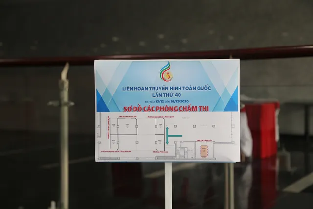 Ban Giám khảo LHTHTQ lần thứ 40 say sưa chấm thi ngày đầu tiên - Ảnh 13. Ban Giám khảo LHTHTQ lần thứ 40 say sưa chấm thi ngày đầu tiên - Ảnh 13.