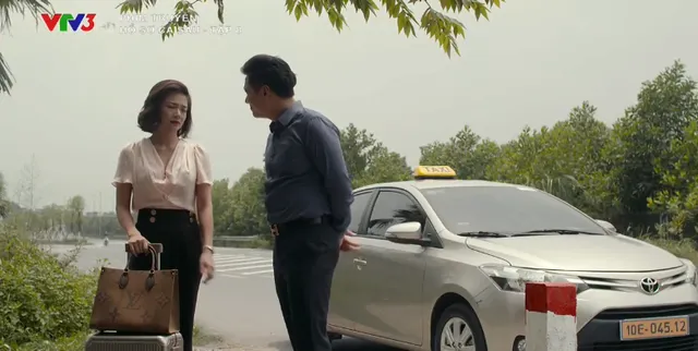 Hồ sơ cá sấu - Tập 8: Vừa lộ diện, Nguyệt đã bị vây bắt - Ảnh 1. Hồ sơ cá sấu - Tập 8: Vừa lộ diện, Nguyệt đã bị vây bắt - Ảnh 1.
