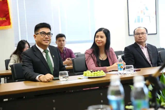 Tập đoàn Novaland trao tặng 1 tỷ đồng cho chương trình Cặp lá yêu thương - Ảnh 1. Tập đoàn Novaland trao tặng 1 tỷ đồng cho chương trình Cặp lá yêu thương - Ảnh 1.