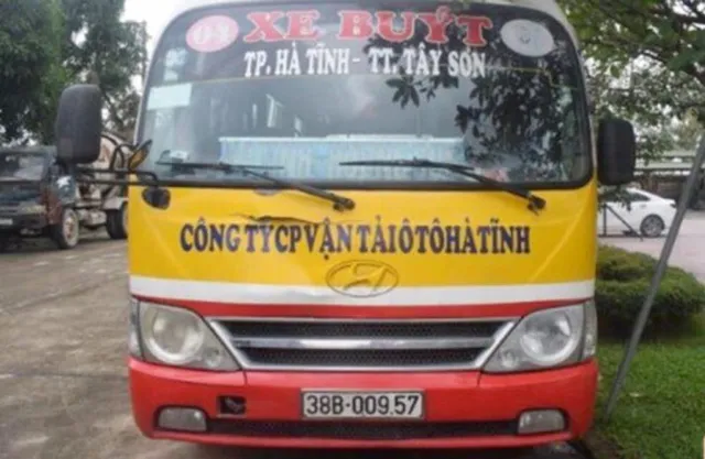 Khởi tố tài xế xe bus chạy ẩu làm 1 trẻ em tử vong - Ảnh 1.