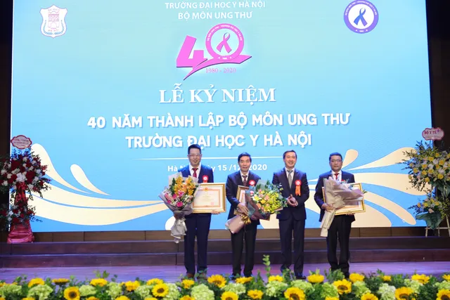 40 năm giảng dạy, đào tạo nguồn nhân lực cho chuyên ngành ung thư trên toàn quốc - Ảnh 4. 40 năm giảng dạy, đào tạo nguồn nhân lực cho chuyên ngành ung thư trên toàn quốc - Ảnh 4.