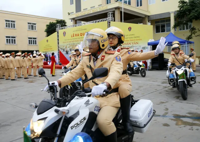 [Ảnh] CSGT ra quân bảo đảm trật tự, an toàn giao thông phục vụ bảo vệ Đại hội XIII của Đảng - Ảnh 5.