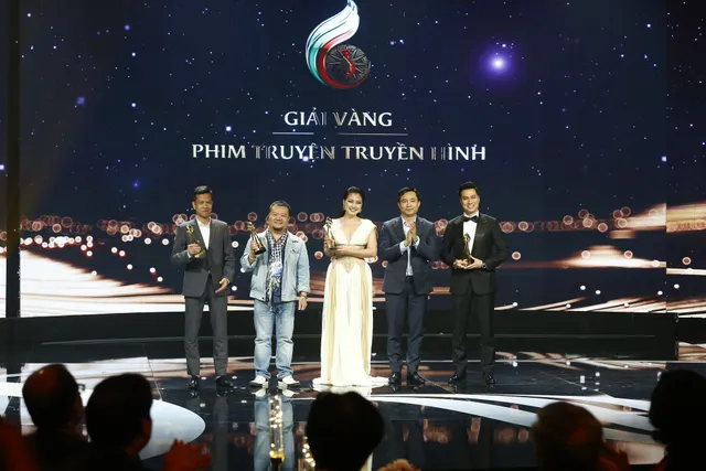 Các tác giả nhận giải Vàng phim Truyện truyền hình Các tác giả nhận giải Vàng phim Truyện truyền hình