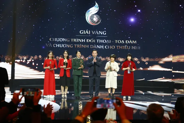 Giải Vàng chương trình Đối thoại Tọa đàm và chương trình dành cho thiếu nhi Giải Vàng chương trình Đối thoại Tọa đàm và chương trình dành cho thiếu nhi