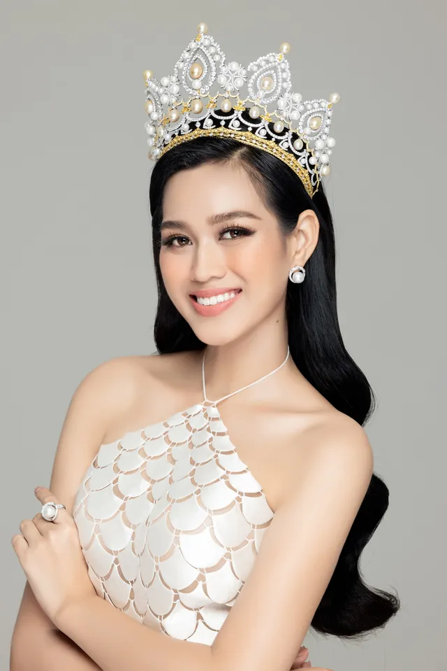 Hoa hậu Đỗ Thị Hà đọ sắc bên hai Á hậu sau 1 tháng đăng quang - Ảnh 4. Hoa hậu Đỗ Thị Hà đọ sắc bên hai Á hậu sau 1 tháng đăng quang - Ảnh 4.