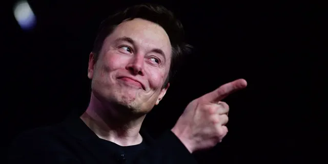 Elon Musk từng phải thi lại vì điểm quá cao - Ảnh 2.