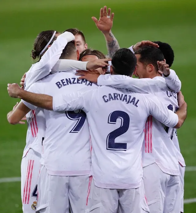 Eibar 1-3 Real Madrid: Kền kền trắng áp sát ngôi đầu với kình địch Atletico - Ảnh 3.