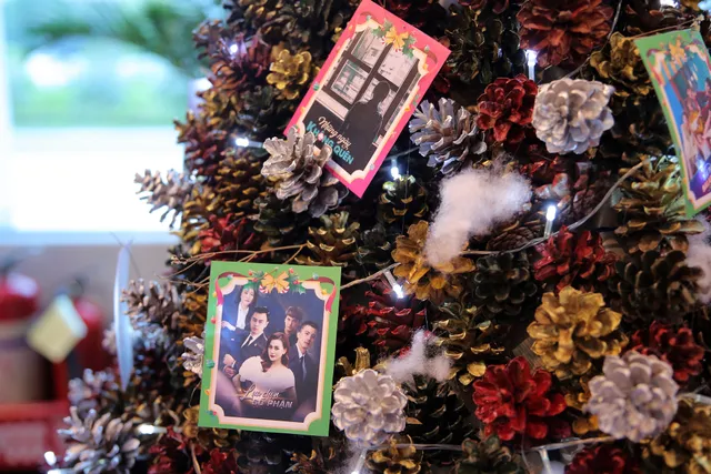 VTV Christmas go Green - Lung linh sắc màu Giáng sinh tại Đài Truyền hình Việt Nam - Ảnh 7. VTV Christmas go Green - Lung linh sắc màu Giáng sinh tại Đài Truyền hình Việt Nam - Ảnh 7.