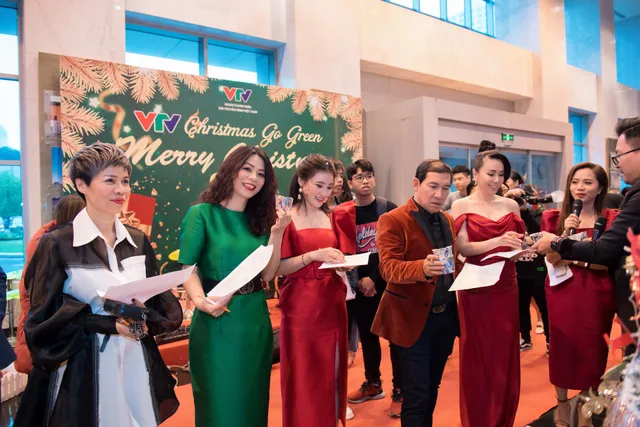 VTV Christmas go Green - Lung linh sắc màu Giáng sinh tại Đài Truyền hình Việt Nam - Ảnh 15. VTV Christmas go Green - Lung linh sắc màu Giáng sinh tại Đài Truyền hình Việt Nam - Ảnh 15.