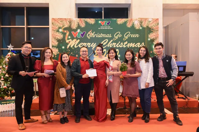 VTV Christmas go Green - Lung linh sắc màu Giáng sinh tại Đài Truyền hình Việt Nam - Ảnh 3. VTV Christmas go Green - Lung linh sắc màu Giáng sinh tại Đài Truyền hình Việt Nam - Ảnh 3.