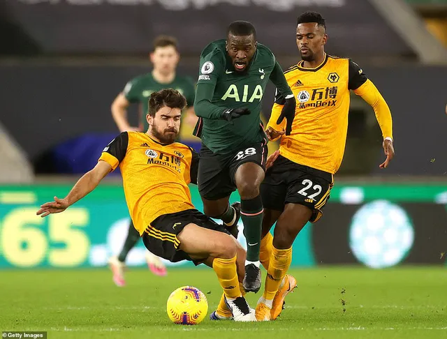 Wolverhampton 1-1 Tottenham: Spurs mất điểm phút cuối - Ảnh 2.