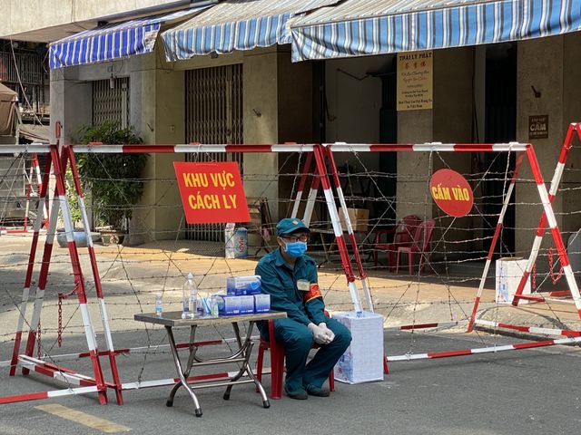 TP Hồ Chí Minh: Phong tỏa chung cư Sư Vạn Hạnh vì có ca nghi mắc COVID-19 - Ảnh 5.