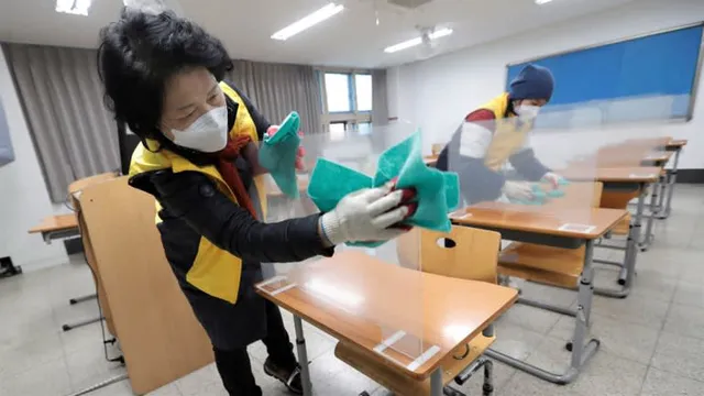 Kỳ thi Đại học rất khác lạ vì COVID-19 tại Hàn Quốc - Ảnh 8. Kỳ thi Đại học rất khác lạ vì COVID-19 tại Hàn Quốc - Ảnh 8.