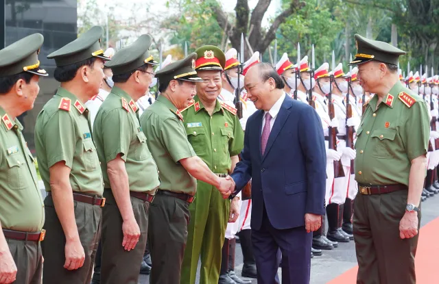 Thủ tướng Nguyễn Xuân Phúc dự Hội nghị Công an toàn quốc lần thứ 76 - Ảnh 2.