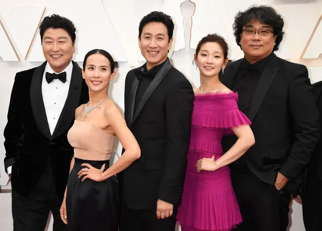 oscars-2020-red-carpet-highlights-parasite-cast-billy-porter-and-more-cnet oscars-2020-red-carpet-highlights-parasite-cast-billy-porter-and-more-cnet