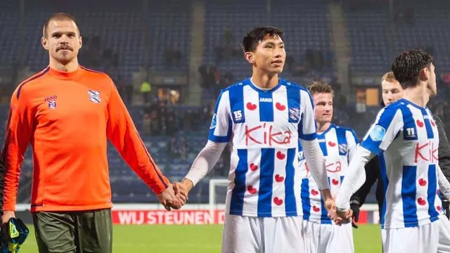 Dự bị ở SC Heerenveen đòi ra sân thường xuyên hơn - Ảnh 1.