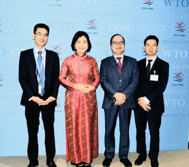 Đại sứ Lê Thị Tuyết Mai trình Thư ủy nhiệm đến Tổng Giám đốc WTO - Ảnh 1.