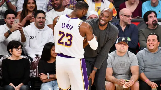 Lebron James phát biểu đầy xúc động về Kobe Bryant - Ảnh 2. Lebron James phát biểu đầy xúc động về Kobe Bryant - Ảnh 2.