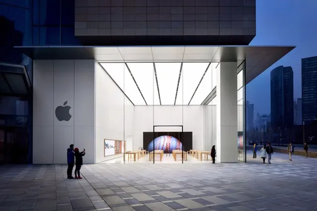 Apple rón rén mở cửa trở lại Apple Store tại Trung Quốc - Ảnh 1.