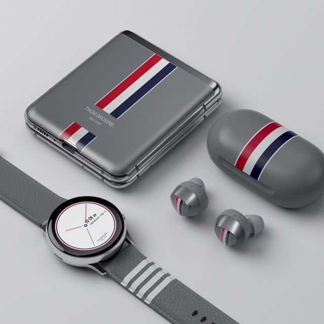 Galaxy Z Flip Thom Browne “cháy hàng” khi vừa mở bán - Ảnh 1.