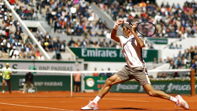 Federer sau phẫu thuật chấn thương: Tăng tốc trở lại hay dừng lại thôi Tàu tốc hành? - Ảnh 2.