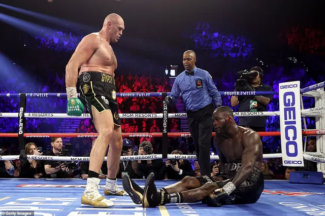 Hạ knock-out Deontay Wilder, Tyson Fury giành đai WBC hạng nặng thế giới - Ảnh 1.