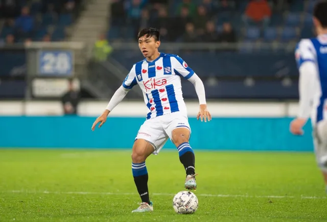 Văn Hậu đá chính, Jong Heerenveen lên ngôi đầu bảng - Ảnh 1.