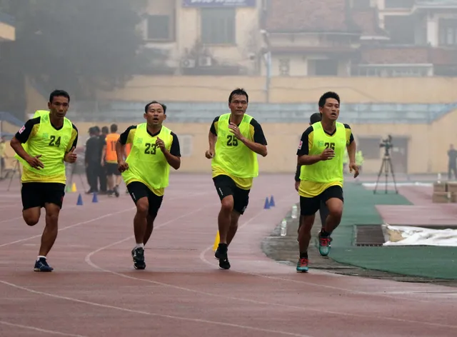 10 trọng tài và trợ lý trọng tài không vượt qua được bài kiểm tra thể lực trước mùa giải mới - Ảnh 10.