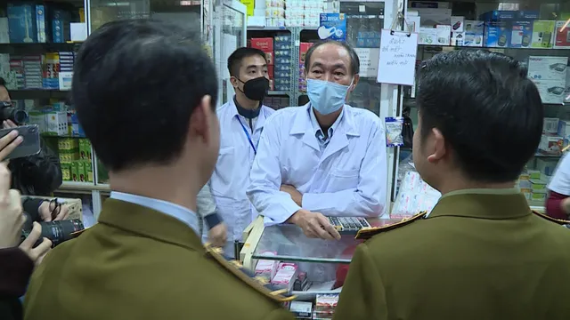 Xử phạt 95 cửa hàng vi phạm kinh doanh thiết bị y tế chống dịch - Ảnh 1. Xử phạt 95 cửa hàng vi phạm kinh doanh thiết bị y tế chống dịch - Ảnh 1.
