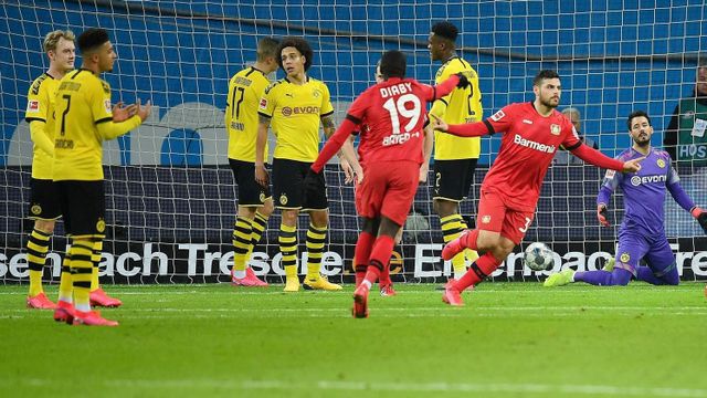 Bayer Leverkusen 4-3 Borussia Dortmund: Cơn mưa bàn thắng - Ảnh 2.