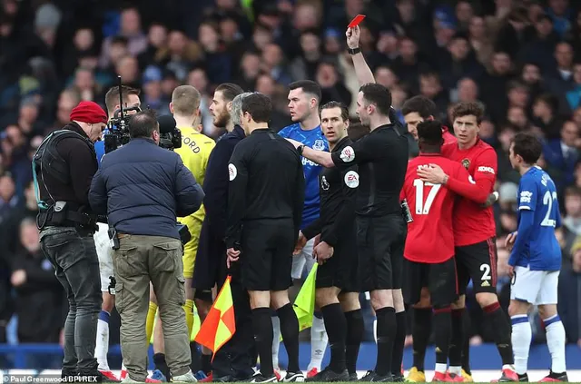 Everton 1-1 Manchester United: VAR giúp đội khách giành lại 1 điểm - Ảnh 5.