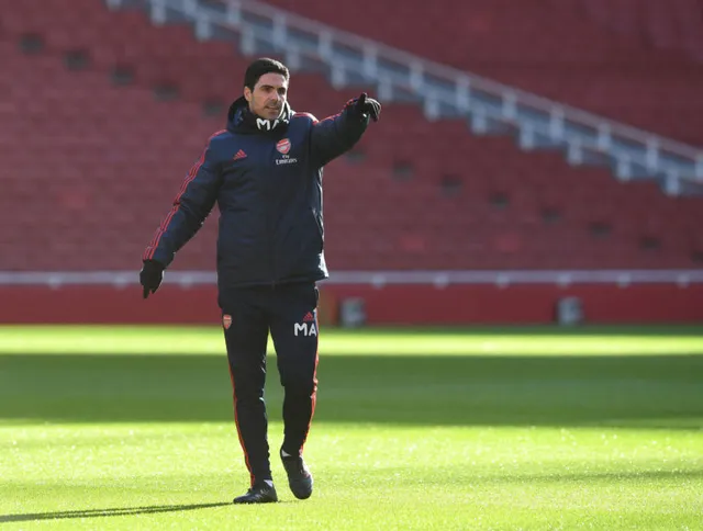 HLV Mikel Arteta dính Covid-19, toàn đội Arsenal bị cách ly - Ảnh 2.