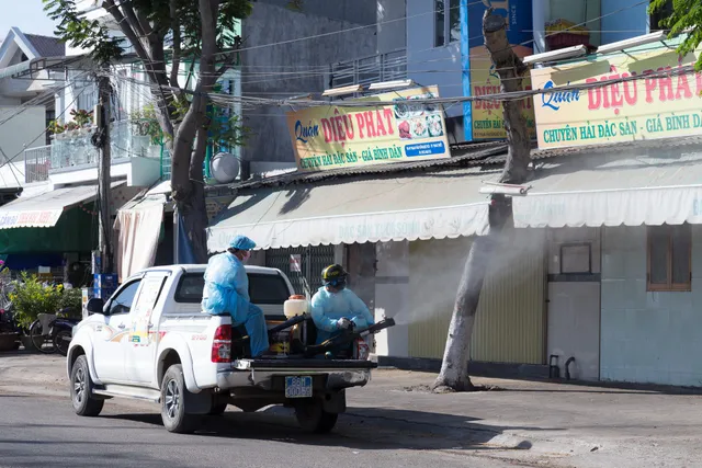 Bình Thuận: Phun xịt thuốc sát khuẩn diện rộng trên toàn thành phố Phan Thiết - Ảnh 6.