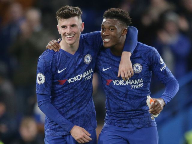 Trốn cách ly đi đá bóng với bạn, Mason Mount khiến Chelsea nổi giận - Ảnh 1.