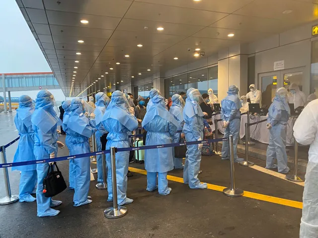 Bên trong những chuyến bay Vietnam Airlines về từ “tâm dịch” châu Âu - Ảnh 12. Bên trong những chuyến bay Vietnam Airlines về từ “tâm dịch” châu Âu - Ảnh 12.