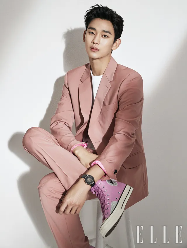 Lâu lâu tung ảnh, Kim Soo Hyun vẫn điển trai hút mắt fan - Ảnh 2.