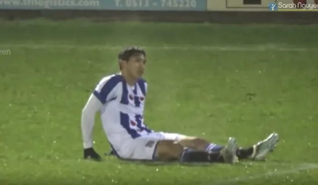 Văn Hậu phải rời sân vì chấn thương trong trận đấu của đội trẻ Heerenveen - Ảnh 2. Văn Hậu phải rời sân vì chấn thương trong trận đấu của đội trẻ Heerenveen - Ảnh 2.