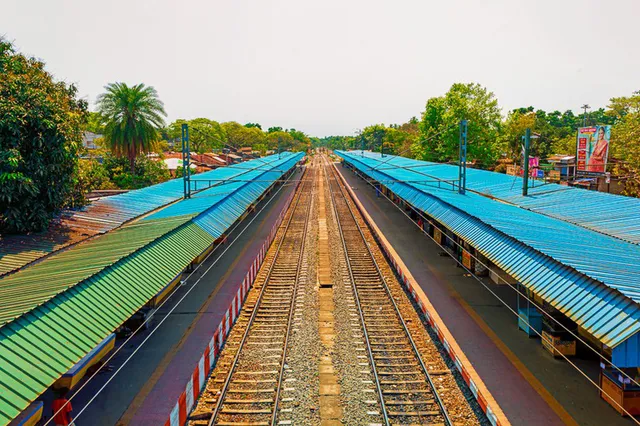 Khung cảnh hoang vắng, ảm đạm ở các thành phố nổi tiếng thế giới - Ảnh 9.