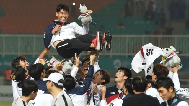 Son Heung Min kêu gọi fan tránh tới xem mình thực hiện nghĩa vụ quân sự - Ảnh 1.