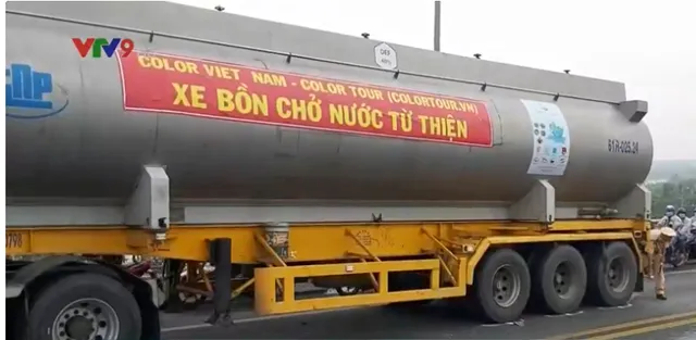 Tiền Giang: Tai nạn trên cầu Rạch Miễu, người đàn ông bị thương nặng - Ảnh 2.