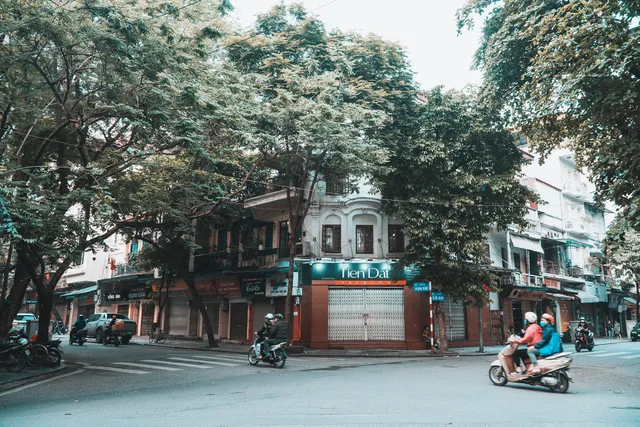 Hà Nội những ngày giãn cách xã hội: Lặng và đẹp! - Ảnh 23. Hà Nội những ngày giãn cách xã hội: Lặng và đẹp! - Ảnh 23.